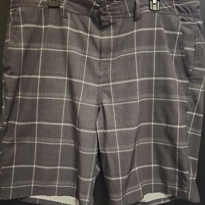 Trinity Men's Gray Plaid Flat-Front Shorts